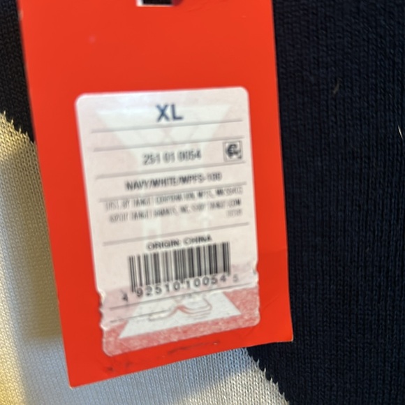 BNWT Hunter sweater - Picture 2 of 2